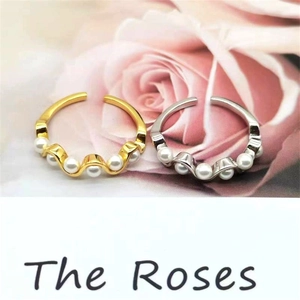 Elegant wavy S925 sterling silver open rings with pearls in gold and silver finish