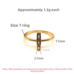 Detail of 1.3g gold plated S925 silver ring with three vertical rectangular zircons