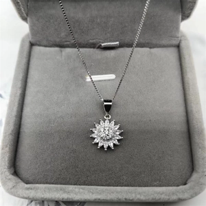 Elegant S925 sterling silver sunflower pendant with sparkling zircon on box chain