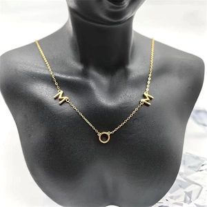 Collier en argent 925 doré avec double pendentif M et petit anneau central évidé