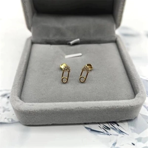 Boucles d'oreilles épingle de sûreté en argent S925 plaqué or avec zircons brillants