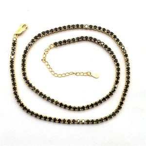 Collier tennis en argent S925 avec zircons noirs ronds et placage en or élégant