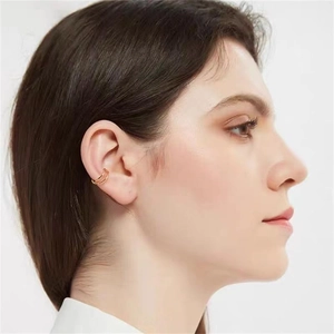 Manchette d'oreille double couche en argent S925 avec design croisé irrégulier doré