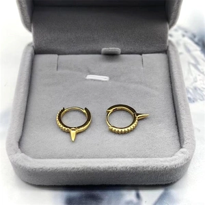 Boucles d'oreilles rivets en argent S925 plaqué or avec cristaux étincelants
