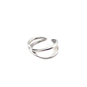 Bague croisée triple épaisseur en argent fin S925 avec une finition polie lisse