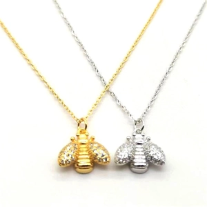 S925 sterling silver bee pendants with pavé zircon wings in gold and silver finish