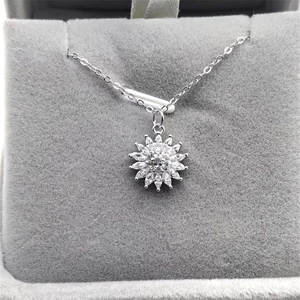 Glinsterende S925 sterling zilveren zonnebloem hanger ketting met zirkoon in een juwelendoos