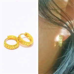 Minimalist S925 sterling silver hoop earrings with gold-plated leaf pattern texture