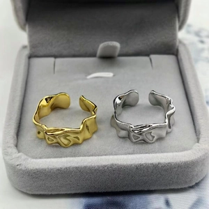 Minimalist S925 sterling silver irregular hammered rings in gold and silver finish