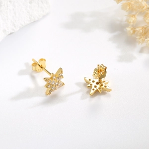 Eleganti orecchini a stella in argento S925 dorato con cristalli di zircone brillanti
