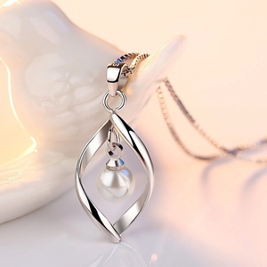 Elegant S925 sterling silver pearl necklace with a twisted teardrop pendant design
