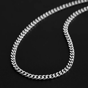 Collier chaîne cubaine en argent S925 poli pour homme avec texture métallique chic