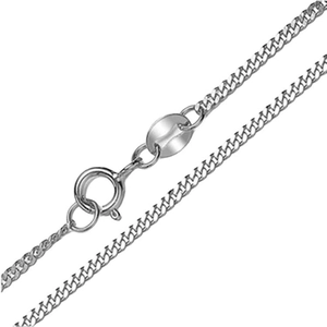 Détail de la chaîne cubaine en argent avec fermoir à ressort et maillons plats