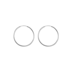 Macro shot of 925 sterling silver hoop earrings with polished finish and hallmark