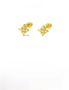 Detailed size specifications of 7mm gold plated S925 silver star earrings with zircons