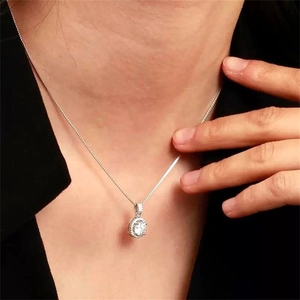 Classic S925 sterling silver halo pendant necklace with sparkling round cut crystals