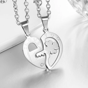 Colliers pendentifs cœur serrure et clé en acier inoxydable poli pour couples gravés
