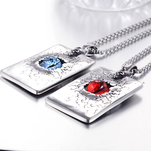 Collier vintage en acier avec signe bélier, fini fissure volcanique et décor d'œil