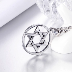Collier avec pendentif étoile de David en acier inoxydable vintage et chaîne à mailles carrées