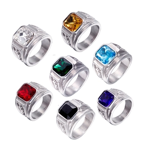 Bague Chevalière Homme en Acier Inoxydable Vintage avec Strass Carré et Relief de Dragon Punk Rock Bijoux Masculins