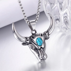 Collier avec pendentif tête de taureau rétro en acier avec pierre turquoise