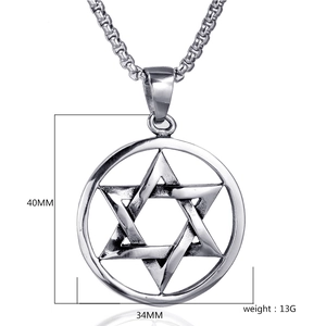 Détail du pendentif hexagramme avec dimensions de 40mm de haut et 34mm de large