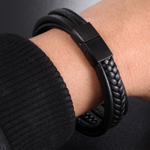 Bracelet multicouche en cuir tressé noir pour homme avec fermoir magnétique mat noir