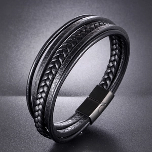 Bracelet Homme Multicouche en Similicuir Tressé Avec Fermoir Magnétique en Acier Inoxydable Punk Rock Bijoux Cadeau