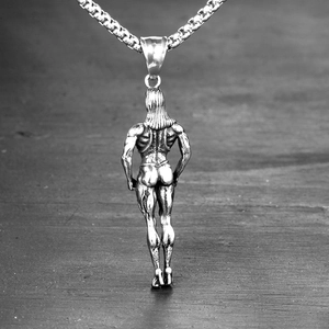 Collier haltère en acier inoxydable poli avec pendentif d'une culturiste féminine