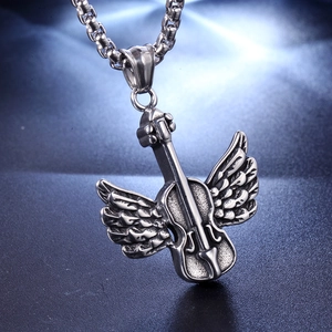 Collier pendentif violon à ailes d'aigle en argent vieilli avec détails gravés fins
