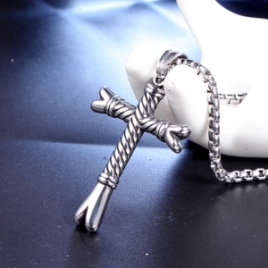 Gothic Stainless Steel Cross Pendant For Men Vintage Punk Bone Edge Twisted Texture Pendant Only Without Chain Religious Jewelry