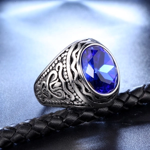 Bague vintage pour homme en acier inoxydable avec grand gemstone bleu ovale et gravures