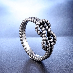 Vintage Silberknotenring mit gedrehtem Seildesign und oxidiertem Punk-Stil-Finish
