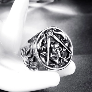 Vintage punk skull Freemason ring in retro distressed stainless steel for men