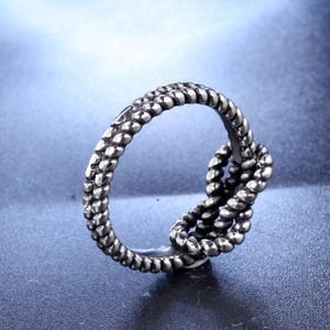 Vintage Silberknotenring mit gedrehtem Seildesign im Retro-Industriestil