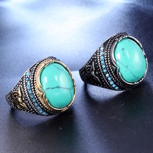 Bague punk vintage pour homme en acier titane avec une pierre de turquoise ovale