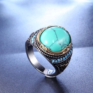 Bague punk vintage pour homme avec pierre turquoise ovale en finition noir et or