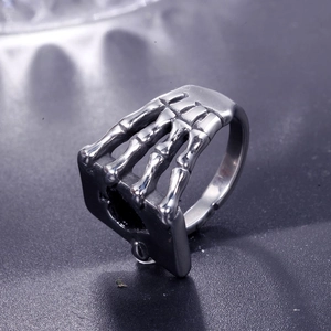 Gothic punk titanium steel skull hand ring in vintage silver finish for men