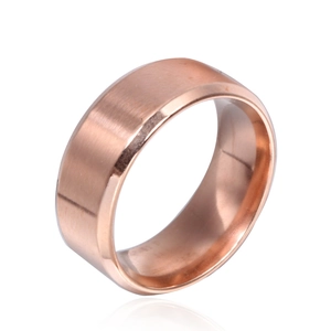 Bague pour homme en acier titane or rose avec finition brossée et largeur de 8 mm