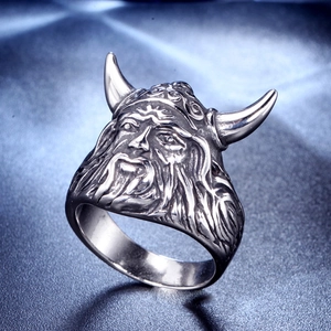 Men's Vintage Viking Warrior Stainless Steel Ring Nordic Pirate Helmet Horned Bearded Warrior Punk Gothic Biker Jewelry Band