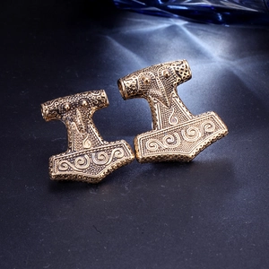 Vintage Bronze Wikinger Mjölnir Anhänger mit kunstvoll geprägten nordischen Mustern