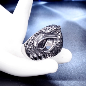 Vintage stainless steel eagle head ring for men with detailed feather engraving