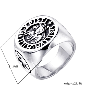 Macro view of Templar Seal ring with size 21.5mm and 21.9g weight markings