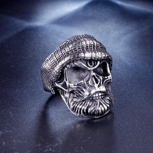 Gothic skull ring for men in silver stainless steel featuring a beanie and beard design