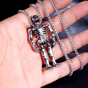 Retro punk skeleton pendant necklace in vintage silver finish with durable link chain