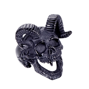 Men's gothic black ram skull ring with curved horns in polished stainless steel