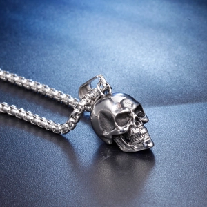 Collier Pendentif Crâne en Acier Inoxydable Punk Gothique pour Hommes Bijoux Pendentif Tête de Squelette Vintage