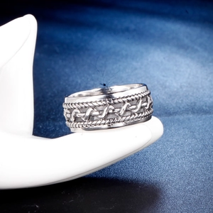 Bague large pour homme en acier titane avec motif de chaîne tressée et corde torsadée