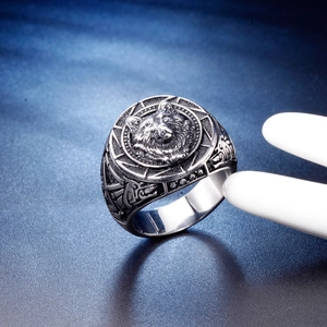 Gothic wolf head totem ring in vintage stainless steel with Nordic engraving details
