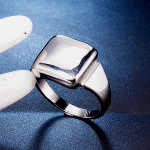 Chevalière carrée minimaliste pour hommes en acier inoxydable poli argenté brillant